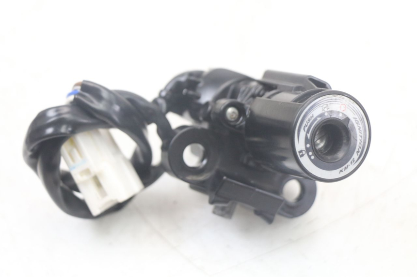 photo de KIT SERRURE CLE NEIMAN KAWASAKI VERSYS ABS 650 (2015 - 2018) - Autre angle de vue