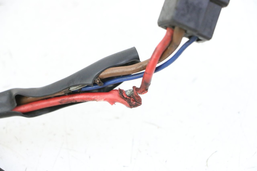 photo de KIT SERRURE CLE NEIMAN YAMAHA XV VIRAGO 535 (1988 - 2004) - Gros plan technique