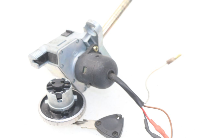 photo de KIT SERRURE CLE NEIMAN YAMAHA YP MAJESTY 125 (1998 - 2001) - Détail de la pièce