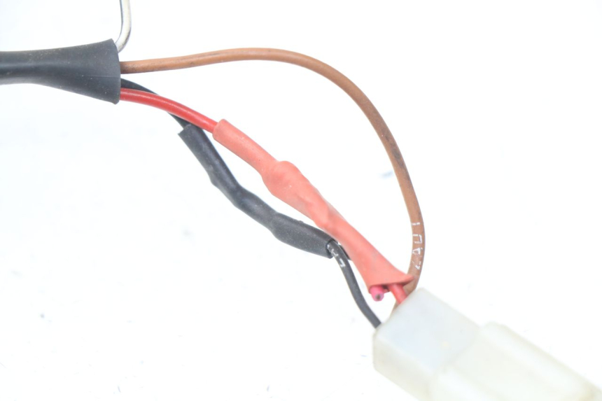 photo de KIT SERRURE CLE NEIMAN YAMAHA YP MAJESTY 125 (1998 - 2001) - Autre angle de vue