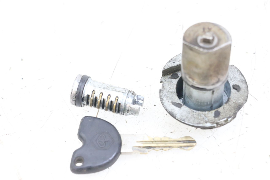 photo de KIT SERRURE CLE NEIMAN PIAGGIO ZIP 2T 50 (2009 - 2019) - Zoom état d’usage