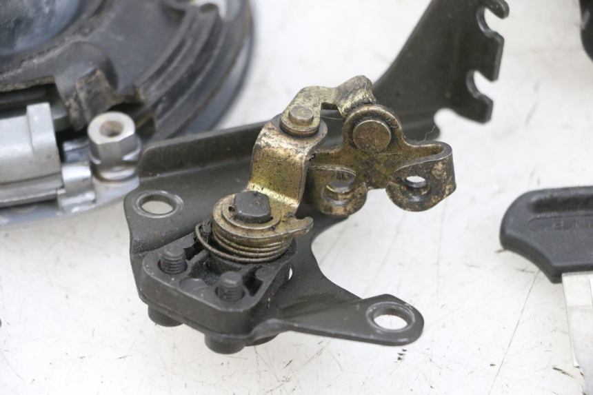 photo de KIT SERRURE CLE NEIMAN KAWASAKI ZR 7 750 (1999 - 2004) - Marquages et références