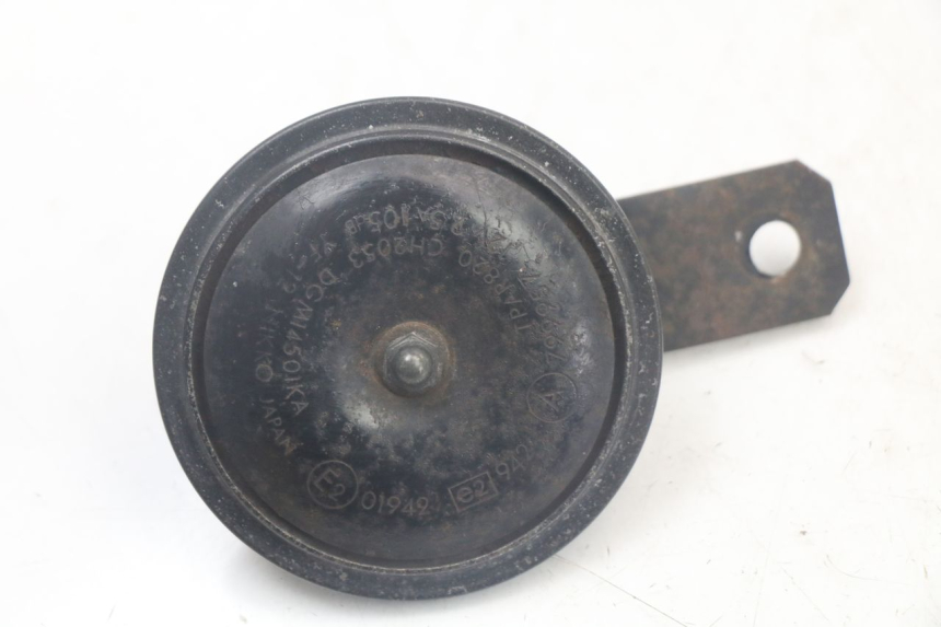 photo de KLAXON TRIUMPH SPEED TRIPLE T301 900 (1994 - 1996) - Autre angle de vue