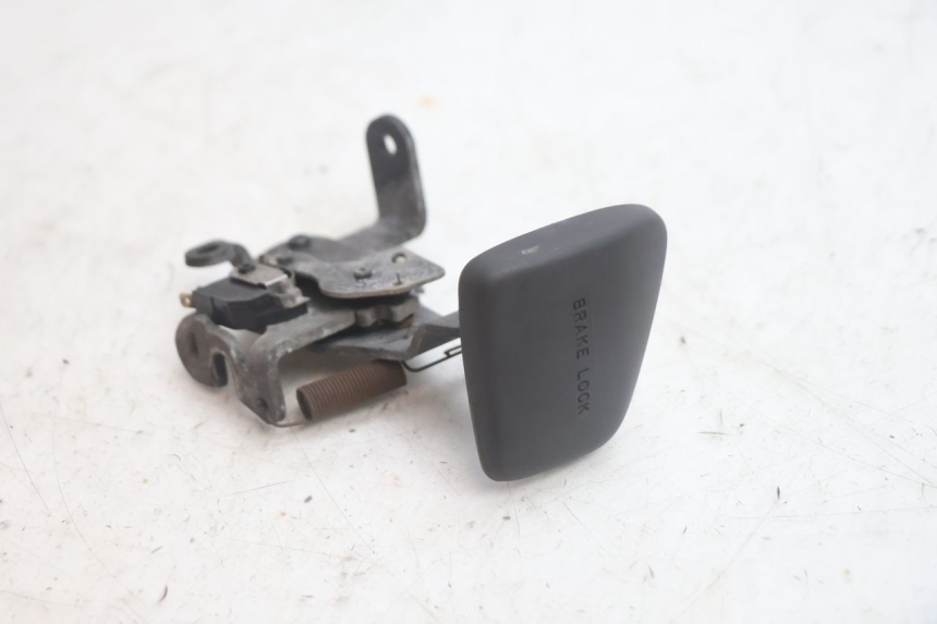 photo de LEVIER FREIN PARKING SUZUKI BURGMAN EXECUTIVE ABS 650 (2006 - 2012) - Vue d’ensemble