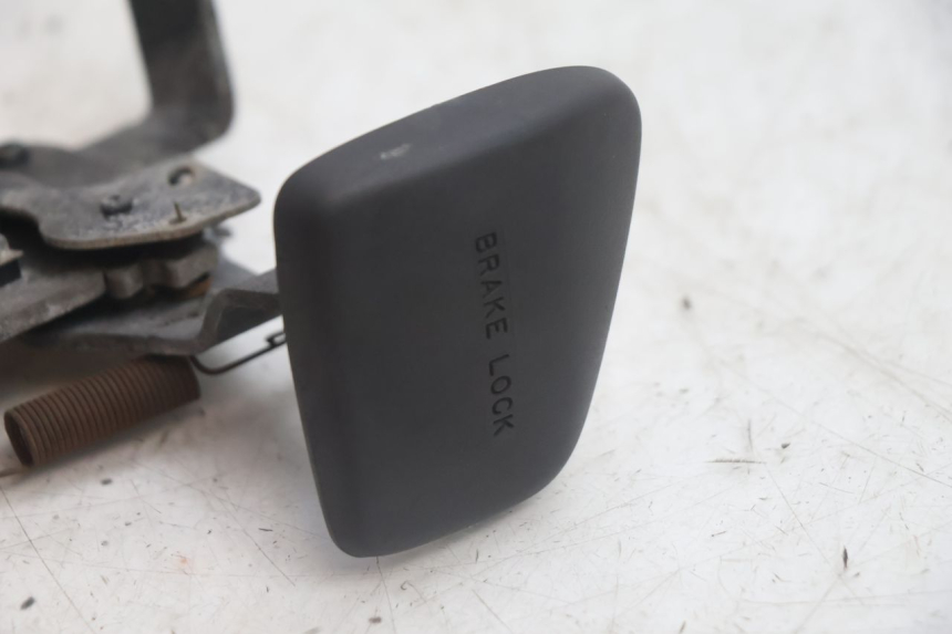 photo de LEVIER FREIN PARKING SUZUKI BURGMAN EXECUTIVE ABS 650 (2006 - 2012) - Points de fixation