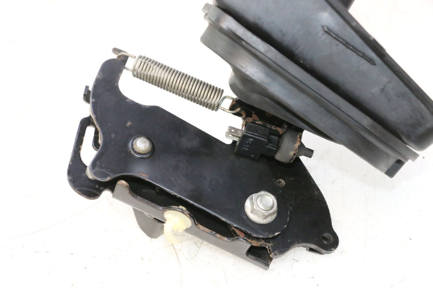 photo de LEVIER FREIN PARKING HONDA FJS SILVER WING SILVERWING 400 (2005 - 2008) - Gros plan technique