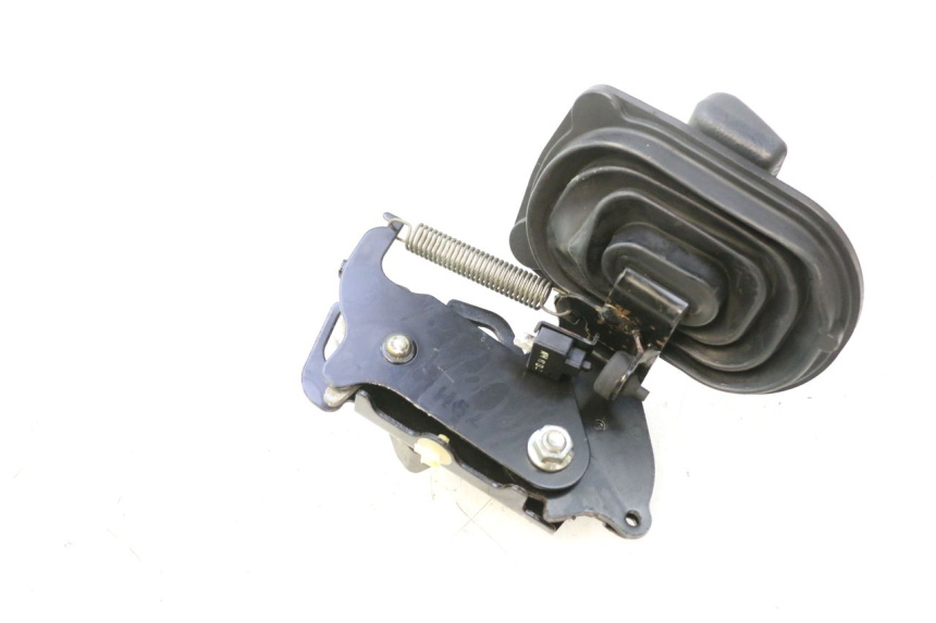 photo de LEVIER FREIN PARKING HONDA FJS SILVER WING SILVERWING 400 (2005 - 2008) - Gros plan technique