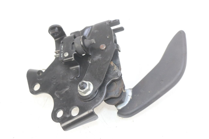 photo de LEVIER FREIN PARKING HONDA FJS SILVERWING SILVER WING 400 (2009 - 2016) - Autre angle de vue