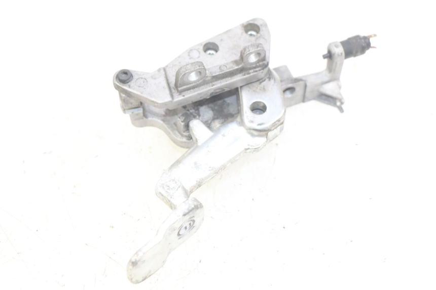 photo de LEVIER FREIN PARKING GILERA GP 800 (2007 - 2013) - Détail de la pièce