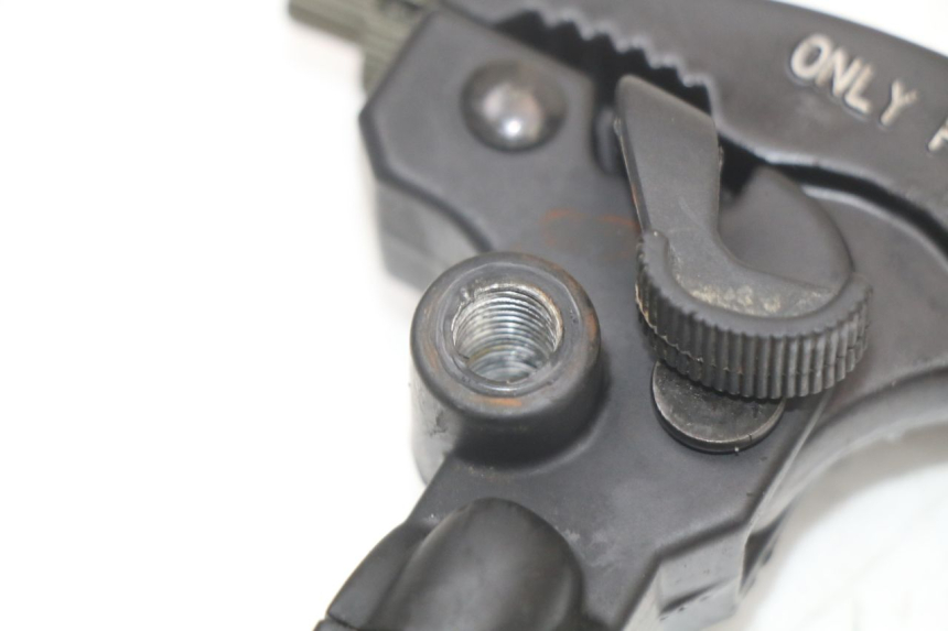 photo de LEVIER FREIN PARKING HYTRACK HY S 4X4 410 (2013 - 2016) - Gros plan technique