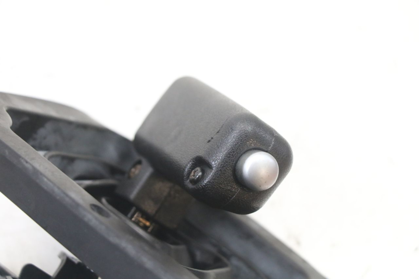 photo de LEVIER FREIN PARKING KYMCO XCITING 500 (2007 - 2010) - Zoom état d’usage