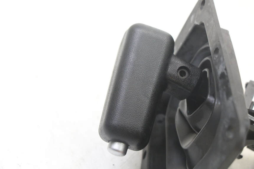 photo de LEVIER FREIN PARKING KYMCO XCITING 500 (2007 - 2010) - Gros plan technique