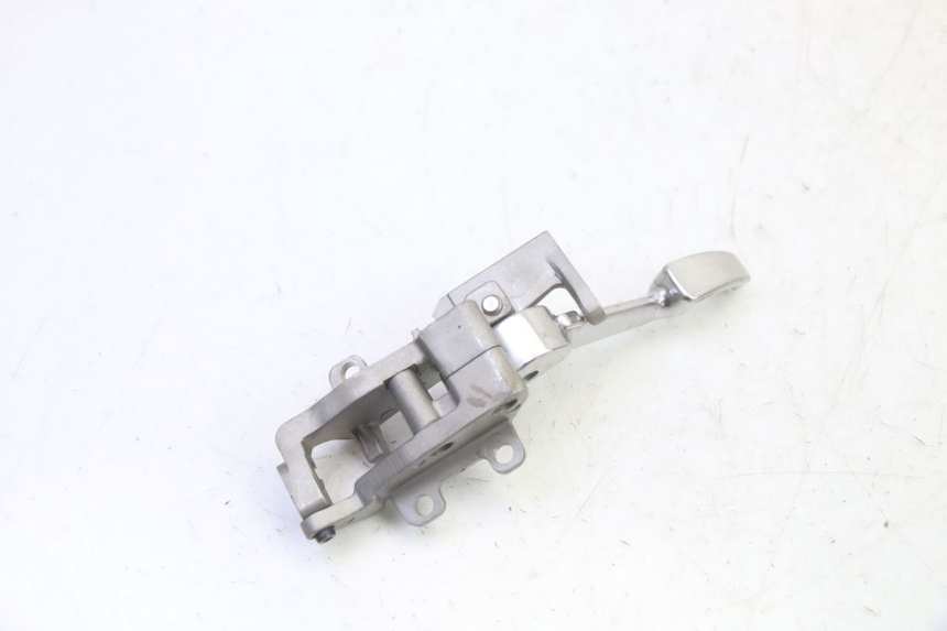 photo de LEVIER FREIN PARKING PIAGGIO MP3 HPE 310 (2024 - 2025) - Gros plan technique