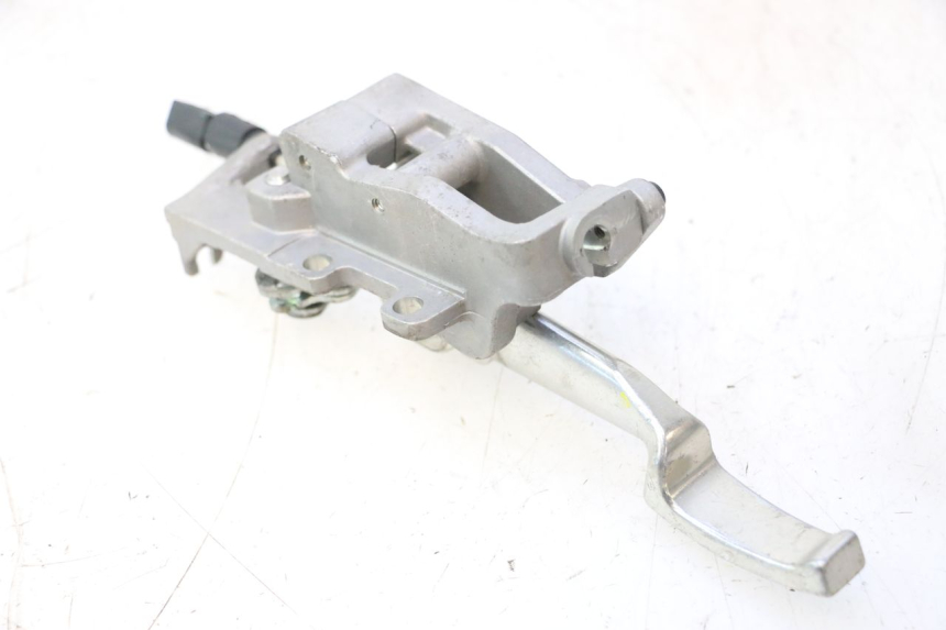 photo de LEVIER FREIN PARKING PIAGGIO MP3 500 (2011 - 2015) - Gros plan technique