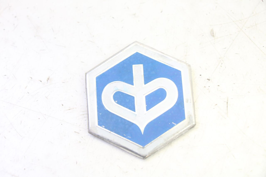 photo de LOGO MARQUE PIAGGIO MP3 125 (2006 - 2014) - Détail de la pièce