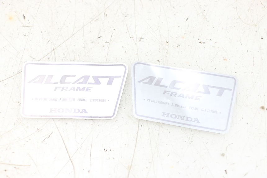 photo de LOGO MARQUE HONDA NSR R 125 (1994 - 2003) - Vue principale