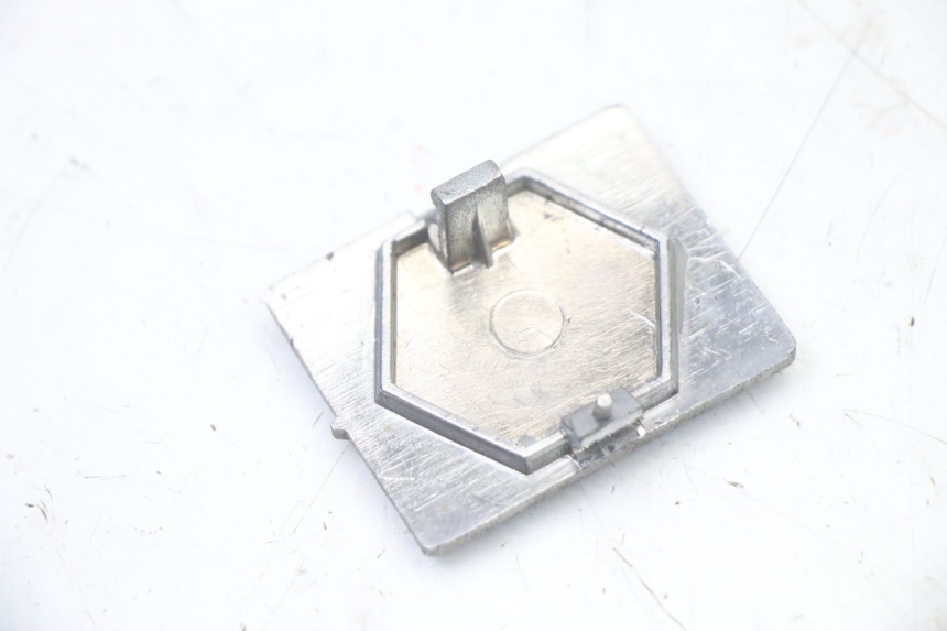 photo de LOGO MARQUE PIAGGIO VESPA LX IE 125 (2010 - 2012) - Zoom état d’usage