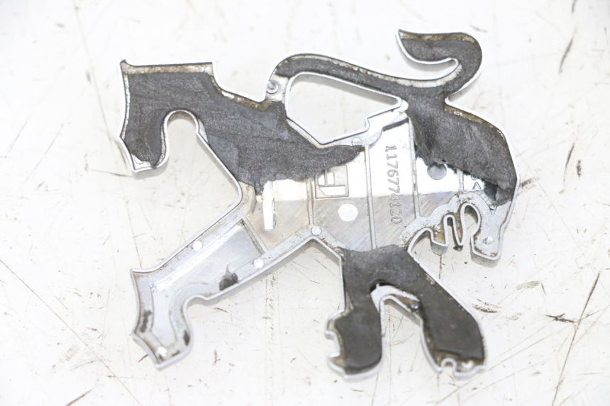 photo de LOGO MARQUE PEUGEOT SATELIS COMPRESSOR K15 125 (2006 - 2009) - Zoom état d’usage