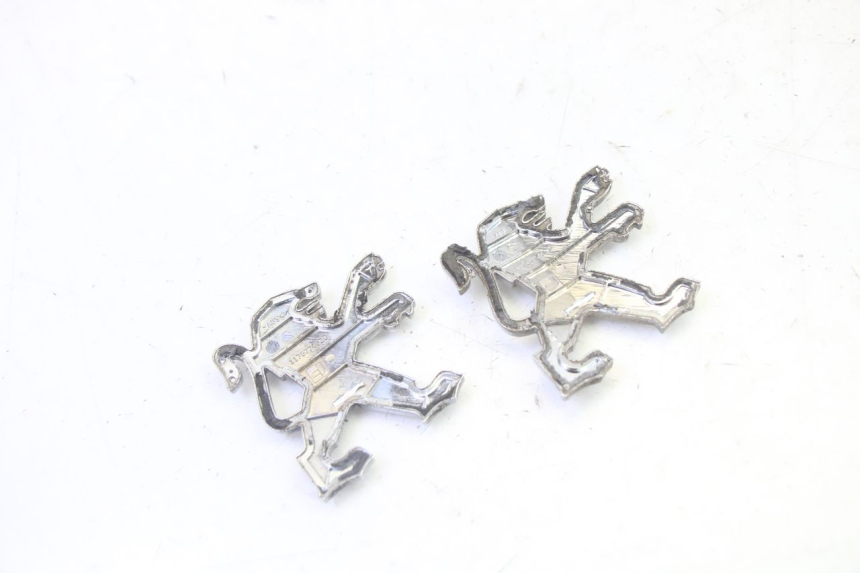 photo de LOGO MARQUE PEUGEOT SATELIS 125 (2006 - 2009) - Zoom état d’usage