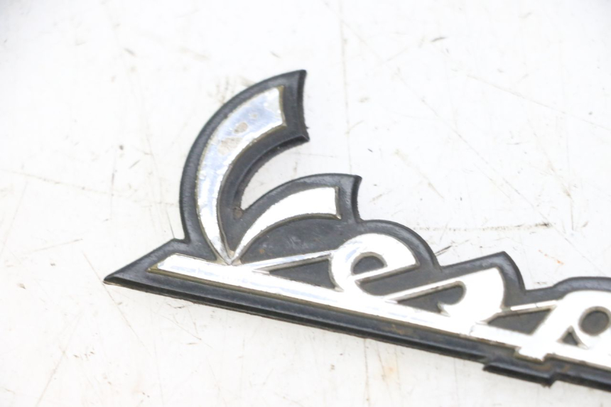 photo de LOGO MARQUE PIAGGIO VESPA S 2T 50 (2007 - 2014) - Gros plan technique