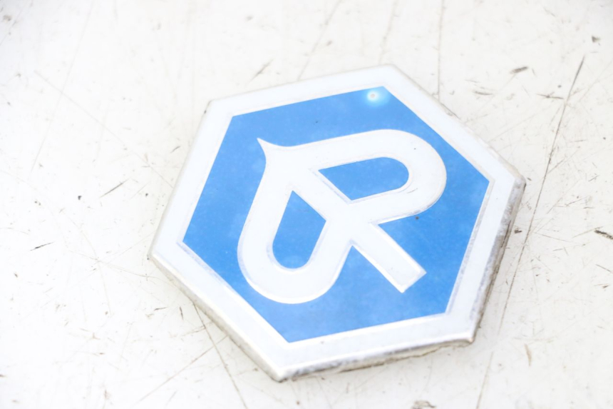 photo de LOGO MARQUE PIAGGIO XEVO - X EVO 125 (2007 - 2017) - Zoom état d’usage