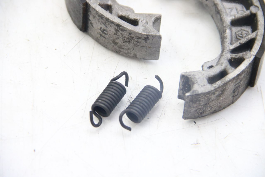 photo de MACHOIRE FREIN PIAGGIO ZIP 4T 50 (2018 - 2020) - Autre angle de vue