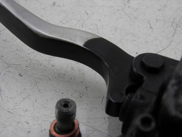 photo de MAITRE CYLINDRE ARRIERE PIAGGIO XEVO - X EVO 125 (2007 - 2017) - Points de fixation