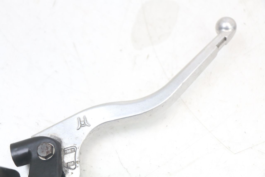 photo de MAITRE CYLINDRE AVANT QUADRO 3D S 350 (2013 - 2018) - Gros plan technique