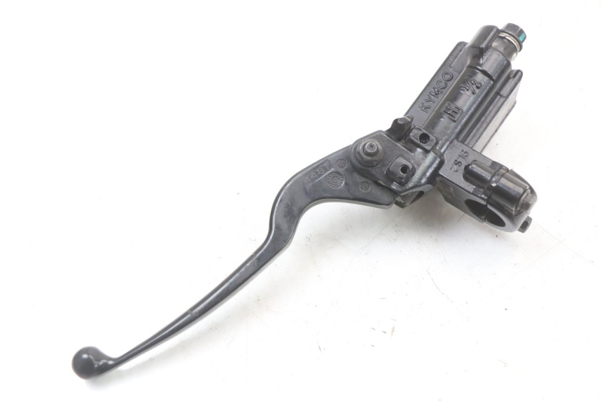 photo de MAITRE CYLINDRE AVANT KYMCO AGILITY 4T 50 (2018 - 2022) - Gros plan technique