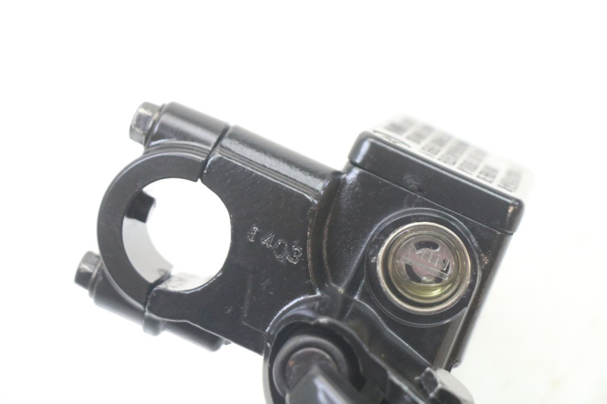 photo de MAITRE CYLINDRE AVANT KYMCO AGILITY 4T 50 (2018 - 2022) - Gros plan technique