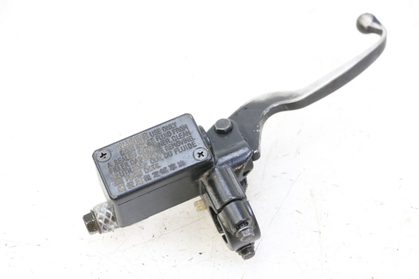 photo de MAITRE CYLINDRE AVANT KYMCO AGILITY 4T 50 (2018 - 2022) - Gros plan technique