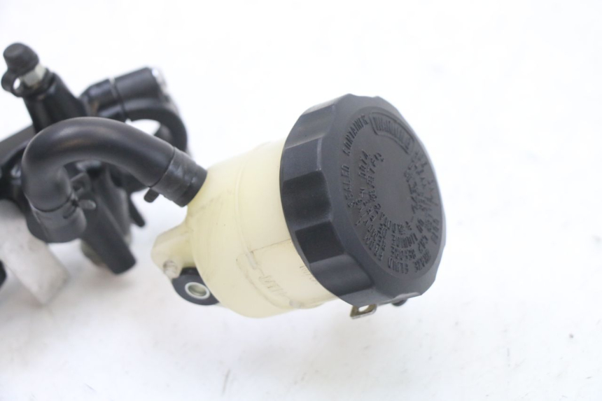 photo de MAITRE CYLINDRE AVANT BMW S RR ABS S1000RR 1000 (2015 - 2018) - Zoom état d’usage