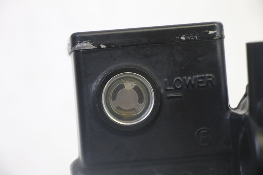 photo de MAITRE CYLINDRE AVANT SUZUKI BURGMAN 125 (2007 - 2014) - Points de fixation