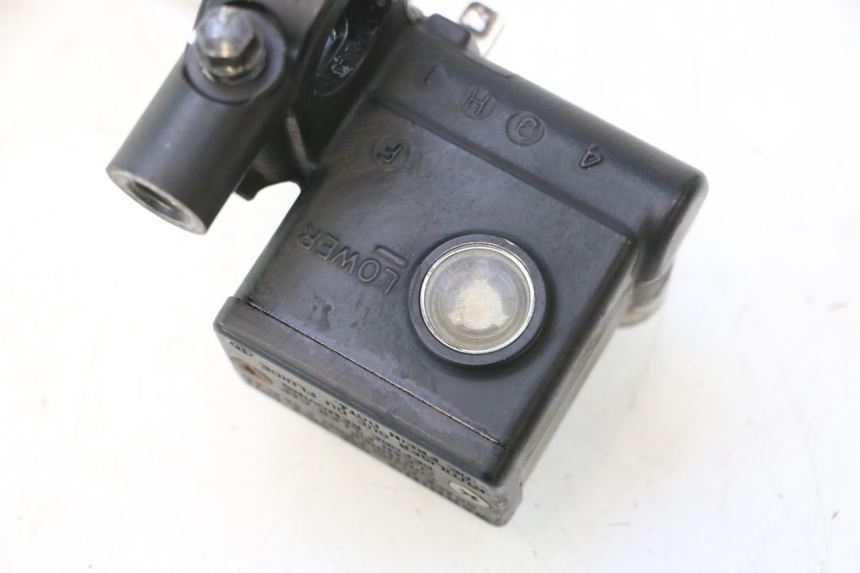 photo de MAITRE CYLINDRE AVANT SUZUKI BURGMAN 125 (2007 - 2014) - Autre angle de vue