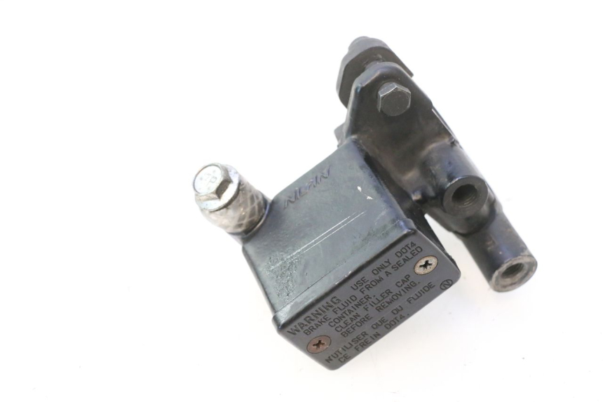 photo de MAITRE CYLINDRE AVANT SUZUKI BURGMAN 125 (2007 - 2014) - État de surface