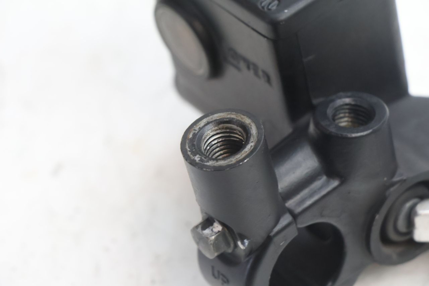photo de MAITRE CYLINDRE AVANT SUZUKI BURGMAN 125 (2007 - 2014) - Autre angle de vue