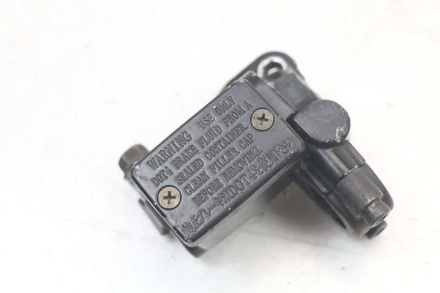 photo de MAITRE CYLINDRE AVANT YAMAHA BW'S BWS 125 (2010 - 2013) - Autre angle de vue