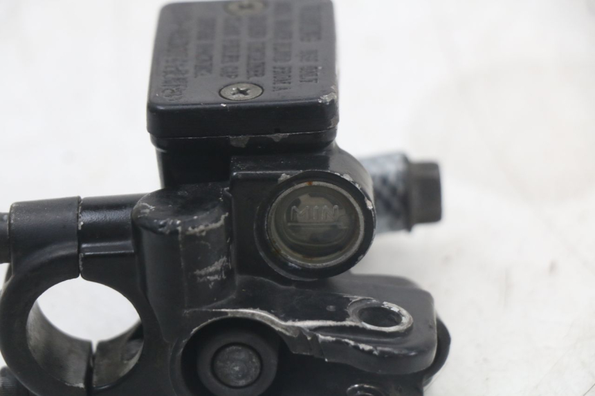 photo de MAITRE CYLINDRE AVANT YAMAHA BW'S BWS 125 (2010 - 2013) - Vue d’ensemble