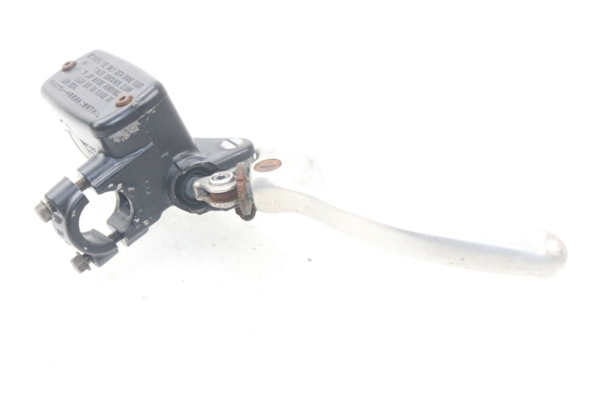 photo de MAITRE CYLINDRE AVANT HONDA CBR F SC21 1000 (1986 - 1992) - Gros plan technique