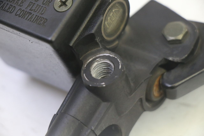 photo de MAITRE CYLINDRE AVANT PEUGEOT CITYSTAR 50 (2013 - 2017) - Autre angle de vue