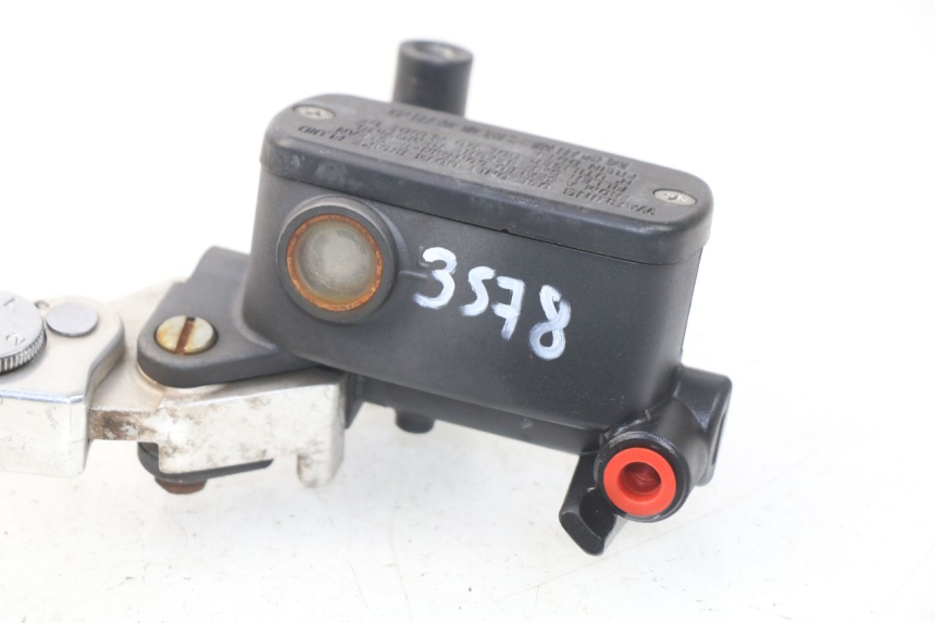 photo de MAITRE CYLINDRE AVANT KYMCO DINK STREET 125 (2009 - 2014) - Points de fixation