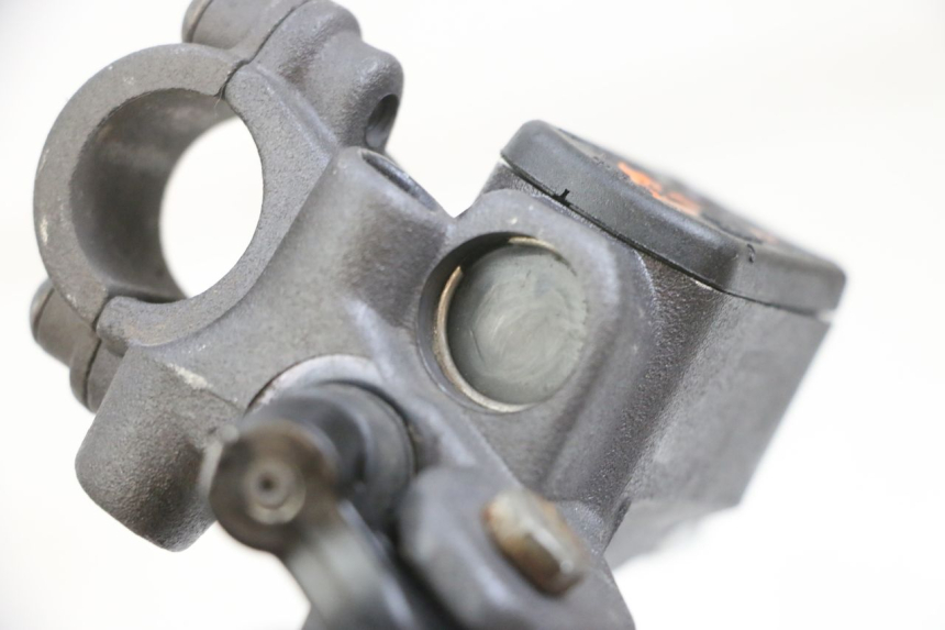 photo de MAITRE CYLINDRE AVANT PEUGEOT ELYSEO 125 (1999 - 2004) - Zoom état d’usage