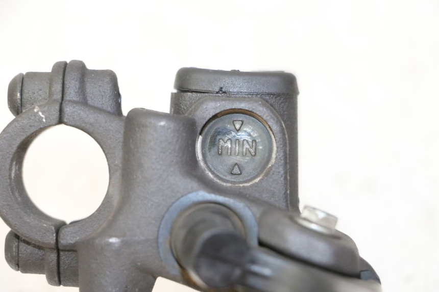 photo de MAITRE CYLINDRE AVANT PEUGEOT ELYSTAR 50 (2002 - 2014) - Zoom état d’usage