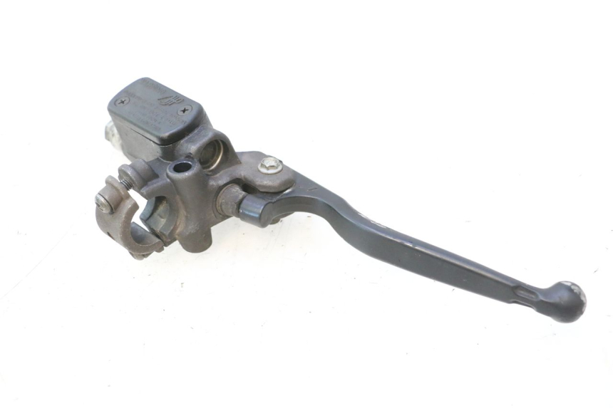 photo de MAITRE CYLINDRE AVANT PEUGEOT ELYSTAR 50 (2002 - 2014) - Gros plan technique