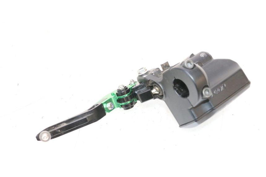 photo de MAITRE CYLINDRE AVANT KAWASAKI ER-6 ER6 F ABS 650 (2012 - 2016) - Gros plan technique