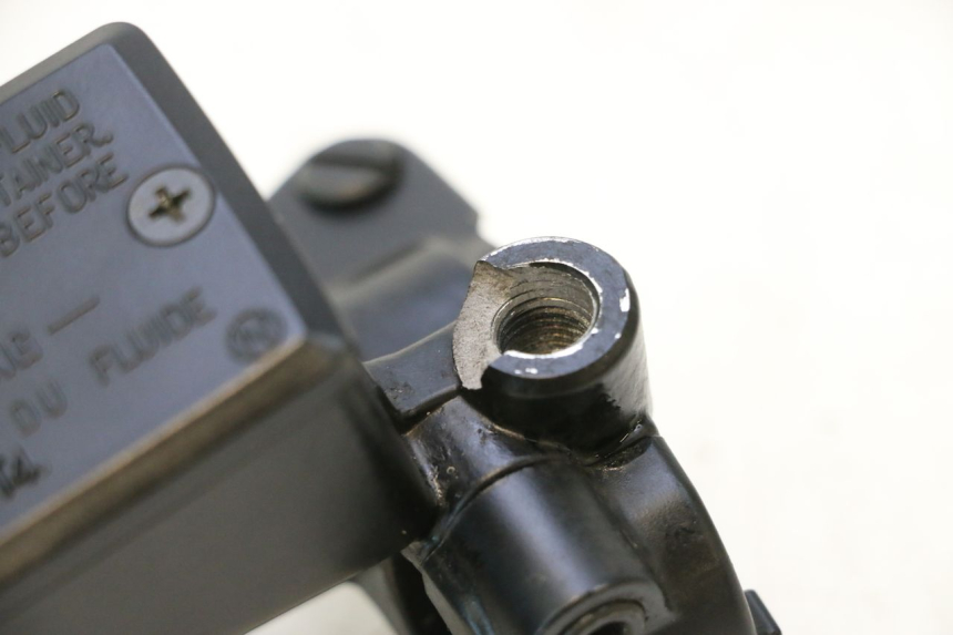photo de MAITRE CYLINDRE AVANT KAWASAKI ER-6 ER6 N 650 (2005 - 2009) - Autre angle de vue