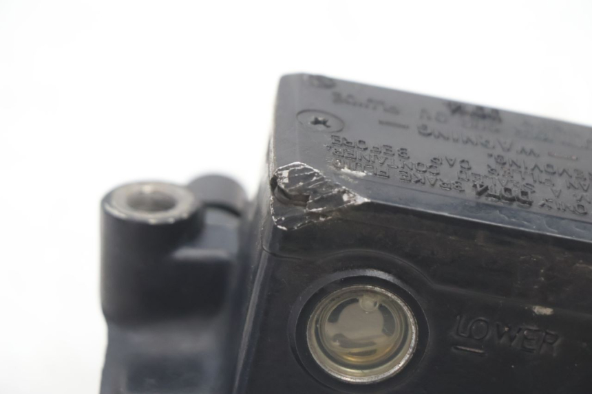 photo de MAITRE CYLINDRE AVANT KAWASAKI ER-6 ER6 N 650 (2005 - 2009) - Points de fixation