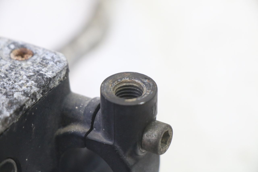 photo de MAITRE CYLINDRE AVANT APRILIA ETX 125 (1998 - 2002) - Points de fixation