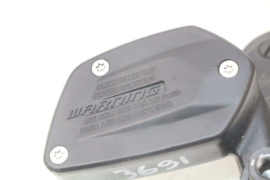 photo de MAITRE CYLINDRE AVANT BMW F GS K81 850 (2018 - 2023) - Vue d’ensemble