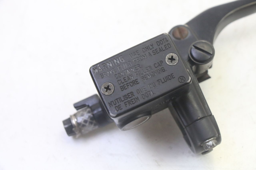 photo de MAITRE CYLINDRE AVANT HONDA FES S-WING SWING ABS 125 (2007 - 2015) - Détail de la pièce